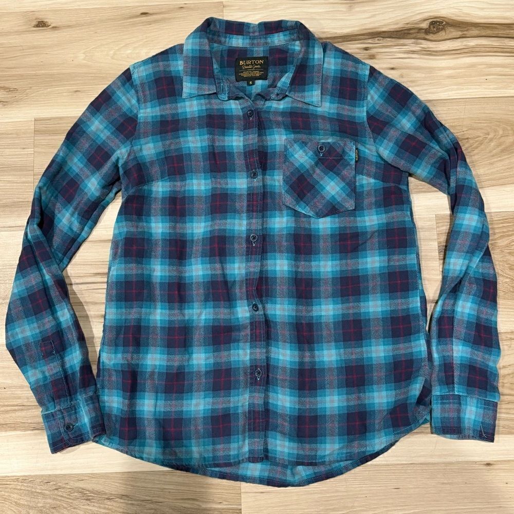 Burton Durable Goods Blue Flannel Long Sleeve Button Up Shirt Women’s Small